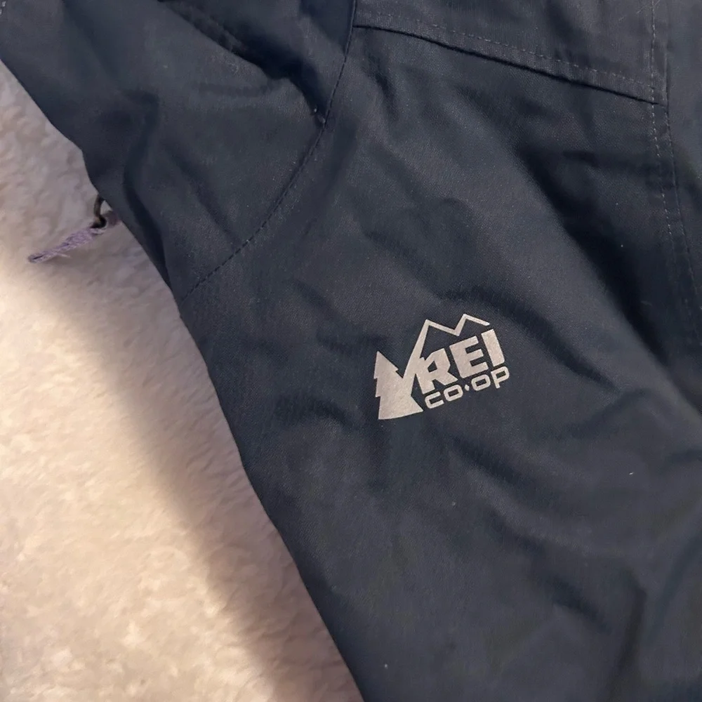 REI Co-op Navy Jacket with purple lining size 8 girls small medium weight